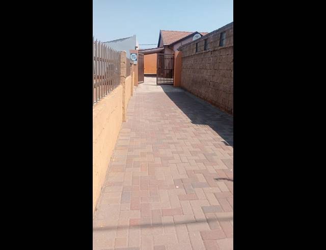 3 BEDROOM PROPERTY TO RENT IN CLAYVILLE